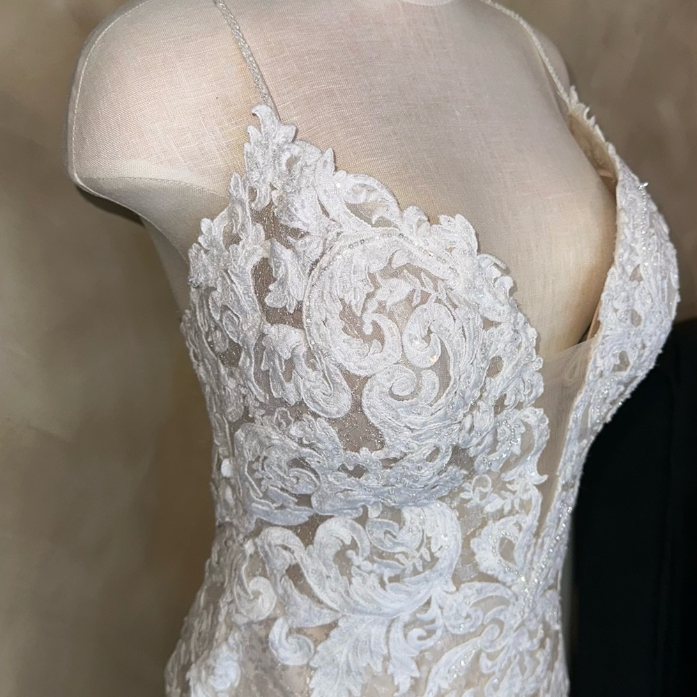 Maggie Sottero White Lace Sheath Wedding Dress - Picture 4 of 16